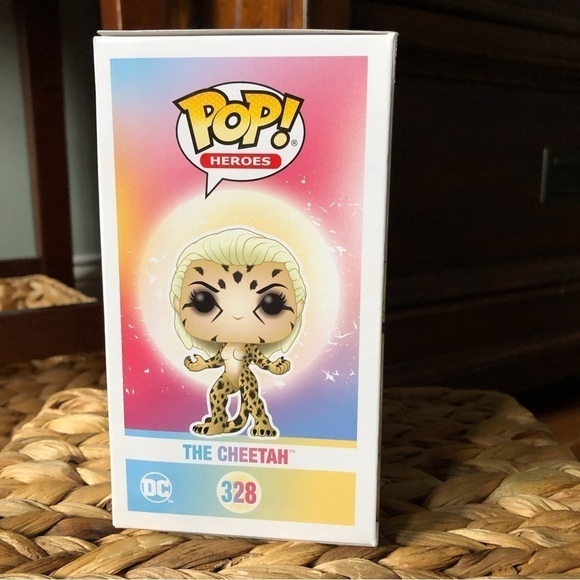 Funko Pop DC Comics: WW84: The Cheetah #328 - Picture 4 of 5